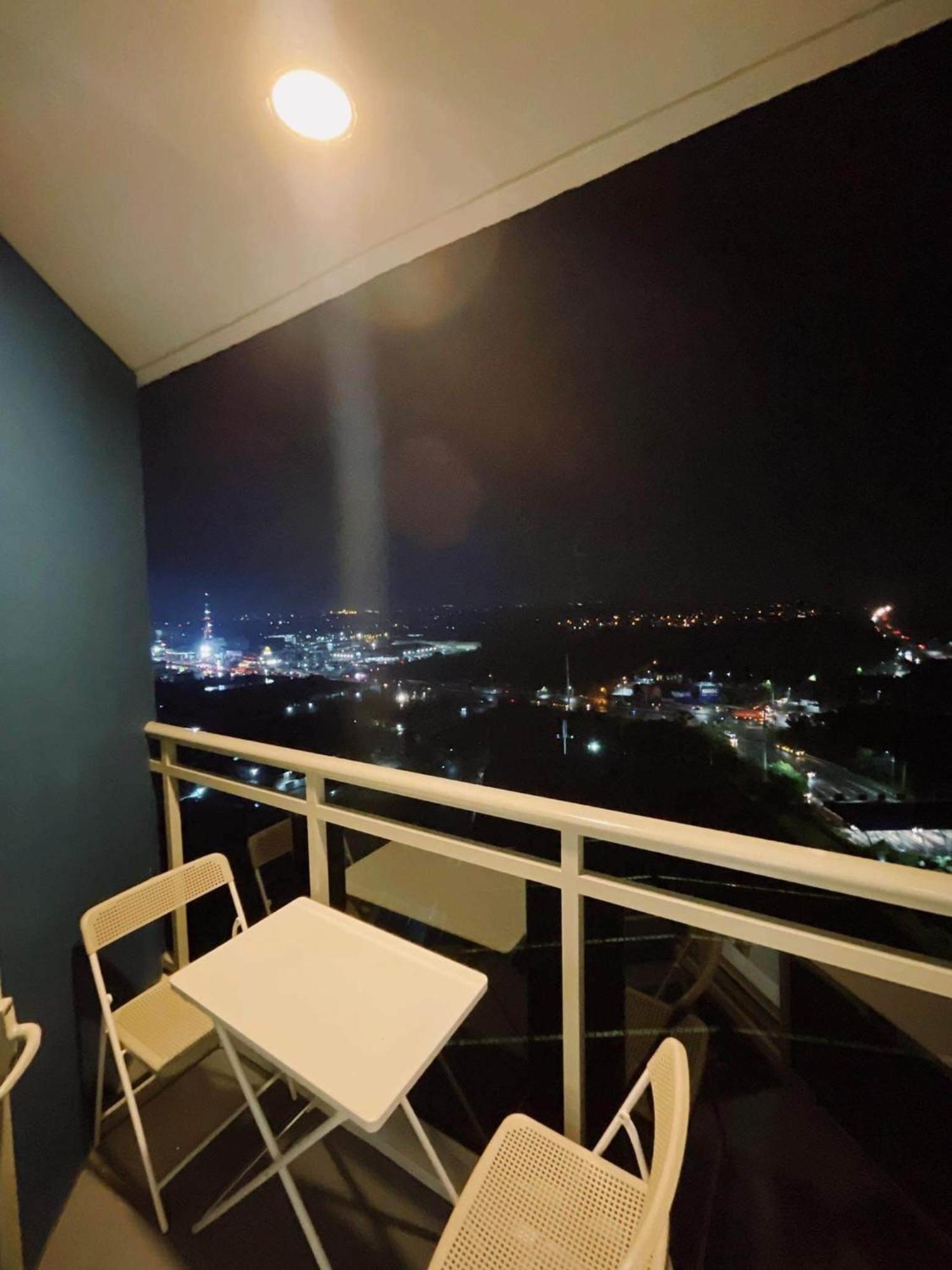 Azure North Studio Units Located In 17Th Floor And Above San Fernando  Exteriér fotografie