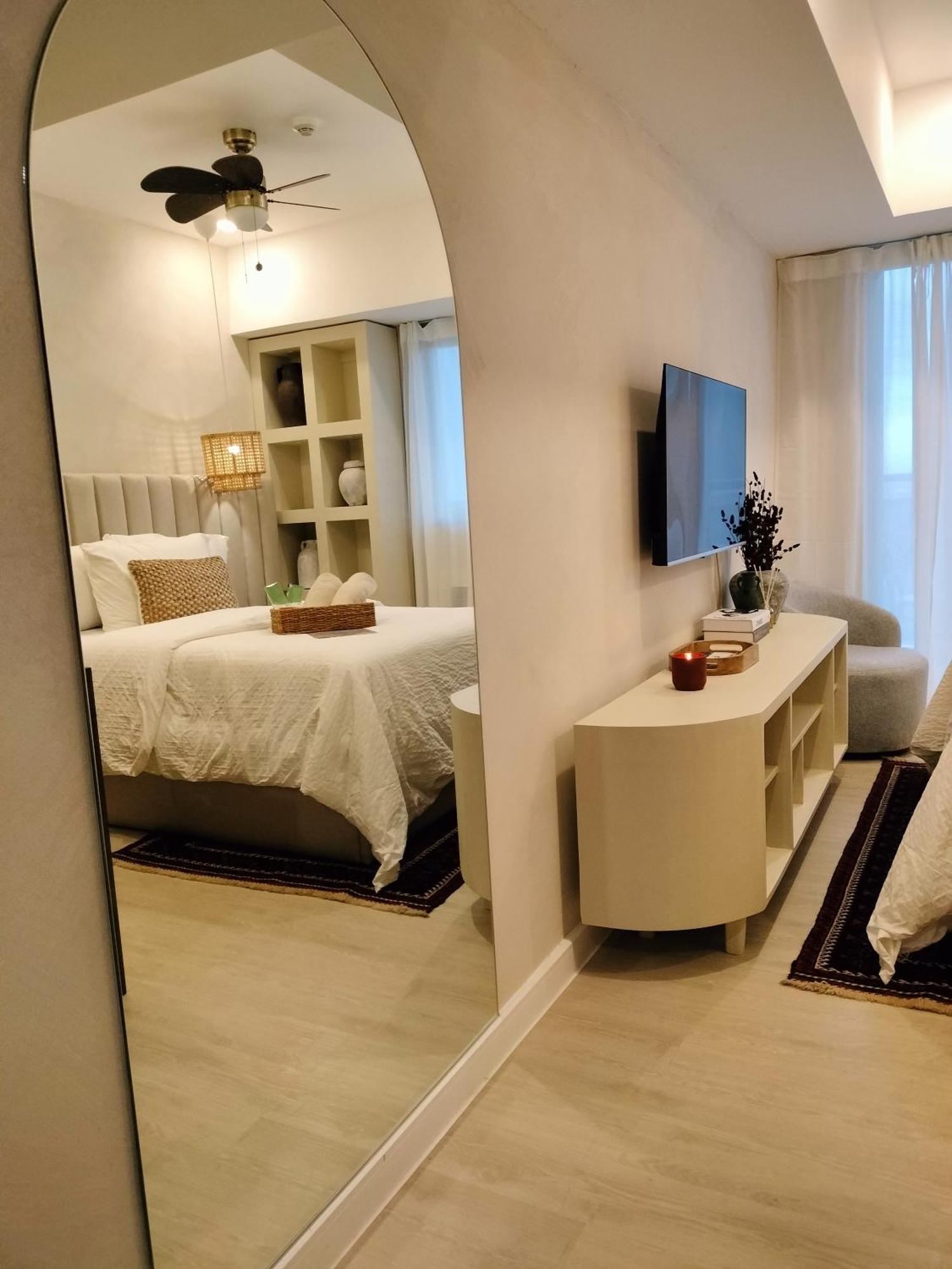 Azure North Studio Units Located In 17Th Floor And Above San Fernando  Exteriér fotografie